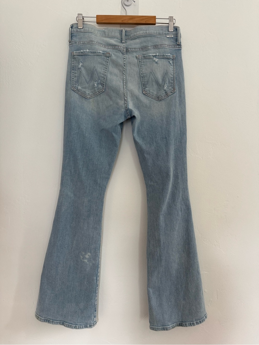 Mother The Weekender Flare Jean Free Hugs Distressed Light Wash Denim - Picture 4 of 15